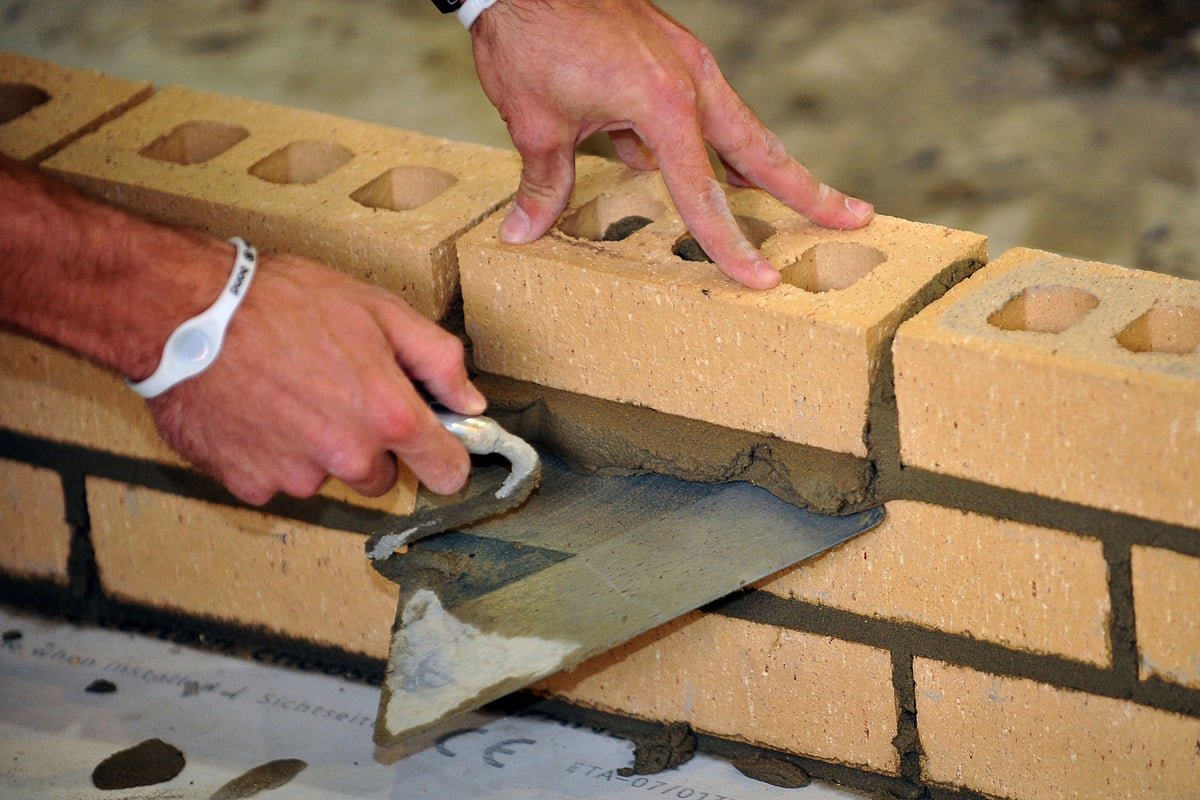Building firms in London 'hiring bricklayers from Portugal for £1,000 a week' | London Evening Standard