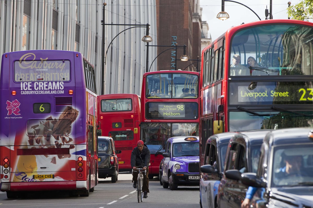 'Oxford Street pollution levels breached EU annual limit just four days into 2015' | London Evening Standard