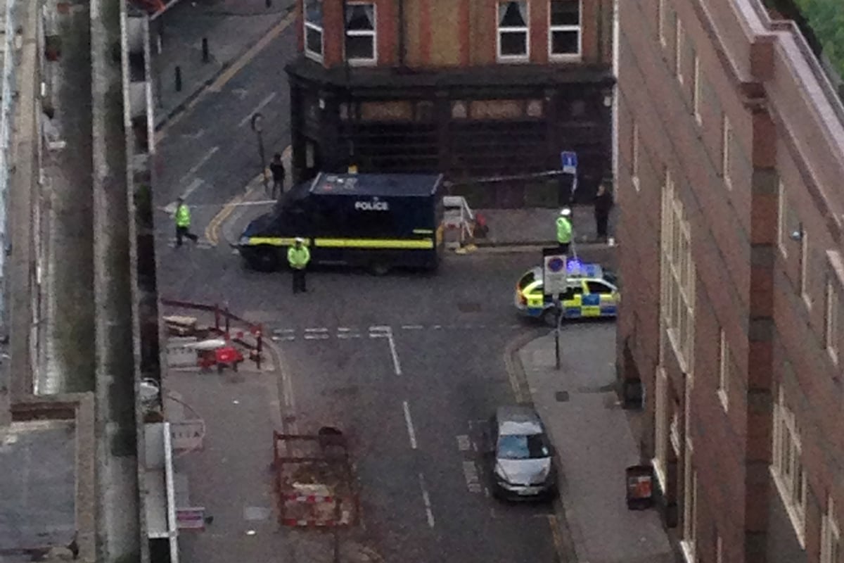 Two armed robbers on the run after police officer threatened with machete in smash and grab raid in the City | London Evening Standard
