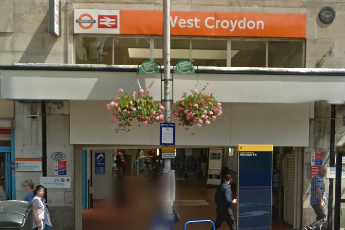 Parking warden punched to the ground and knocked out in row over ticket in south London | London Evening Standard
