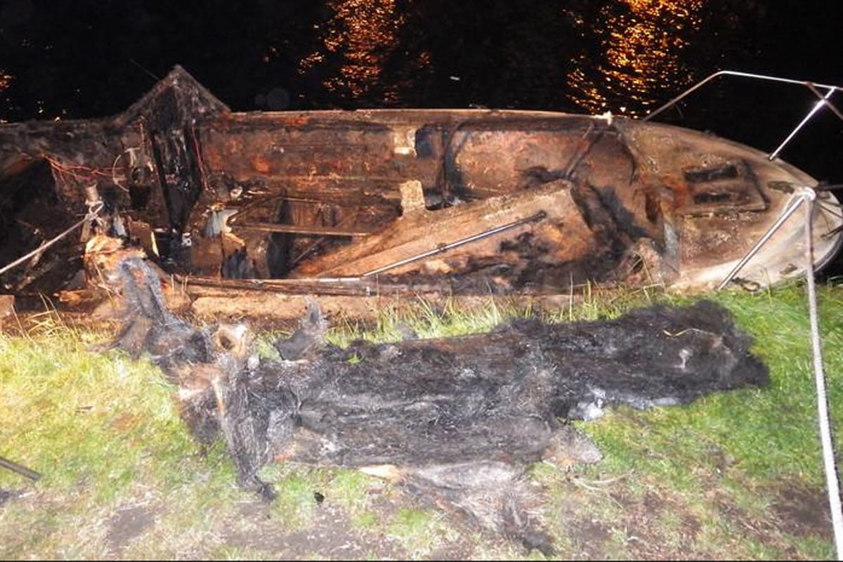 Boat moored on the River Lea destroyed in fire | London Evening Standard