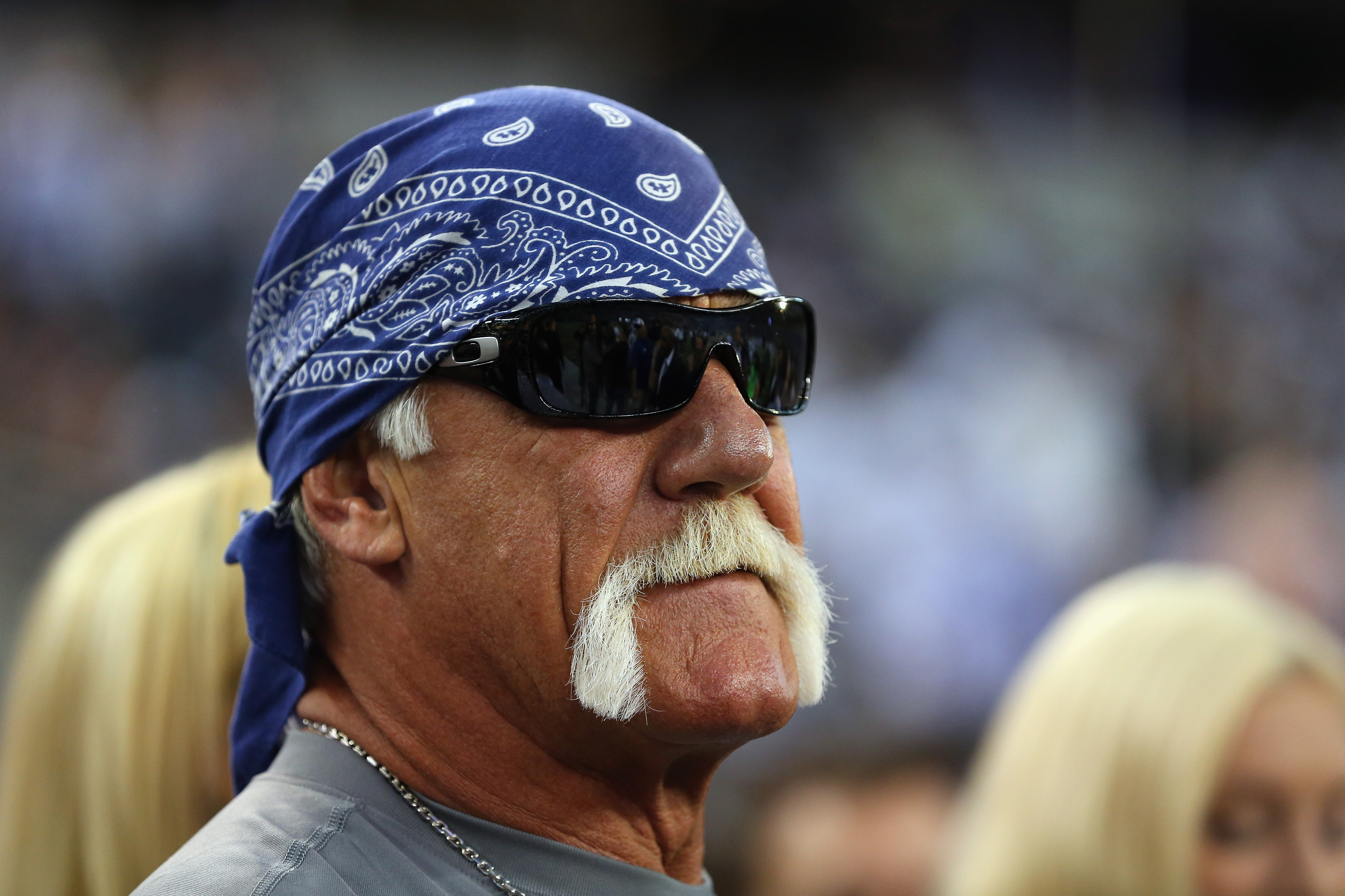 Gawker site to shut down after losing Hulk Hogan's sex tape lawsuit