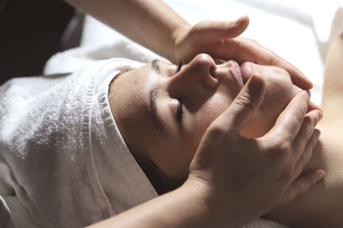 Tried and Tested: M Spa Wellness Retreat's 'Tech Neck' massage for those of us with a hunch | London Evening Standard