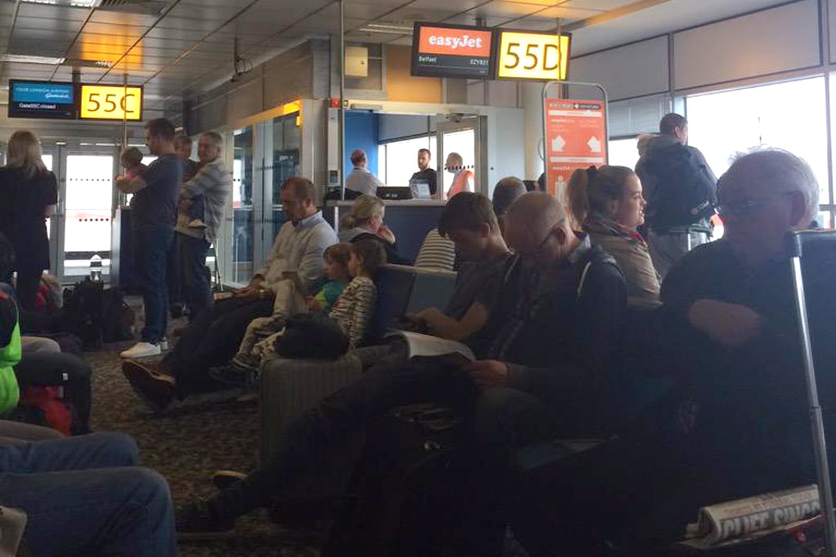 Man tasered on easyJet plane at Gatwick 'in row over two pieces of hand luggage' | London Evening Standard
