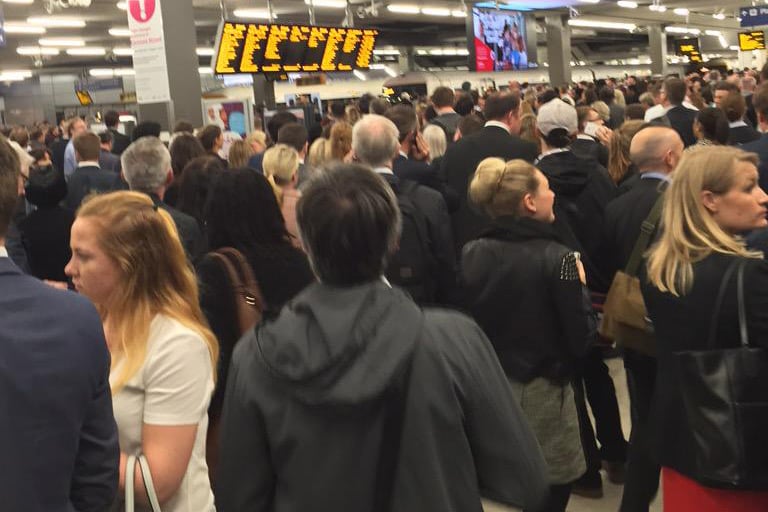 Broken down train causes long delays at Cannon Street station | London Evening Standard