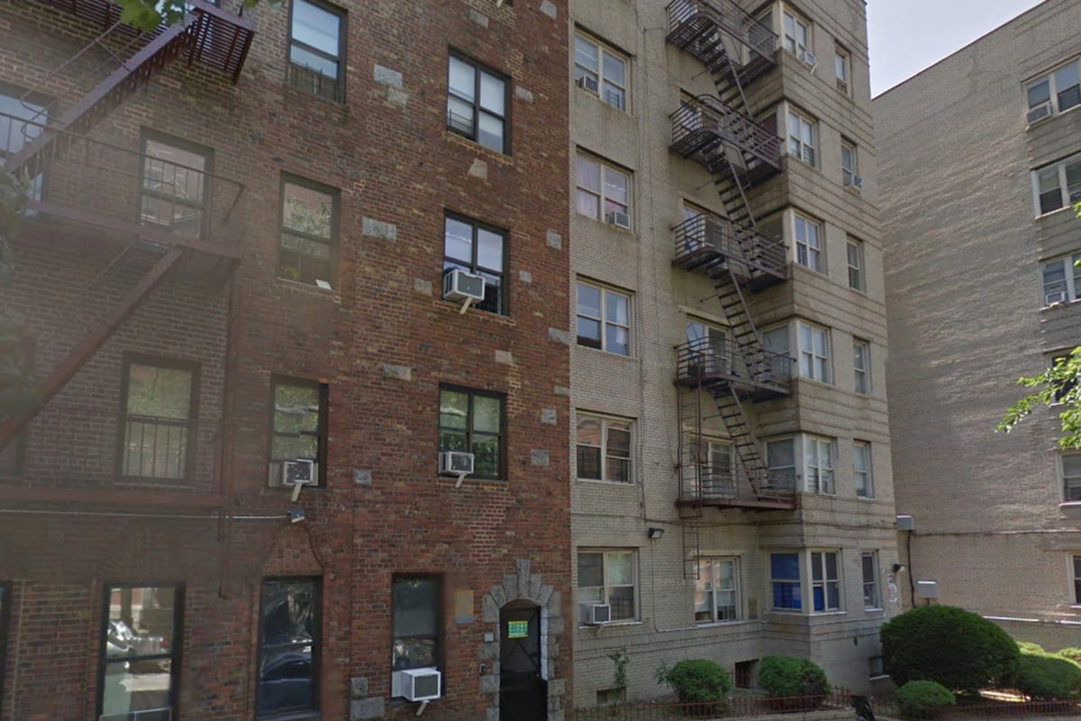 Newborn baby killed in fall from Bronx apartment block | London Evening Standard