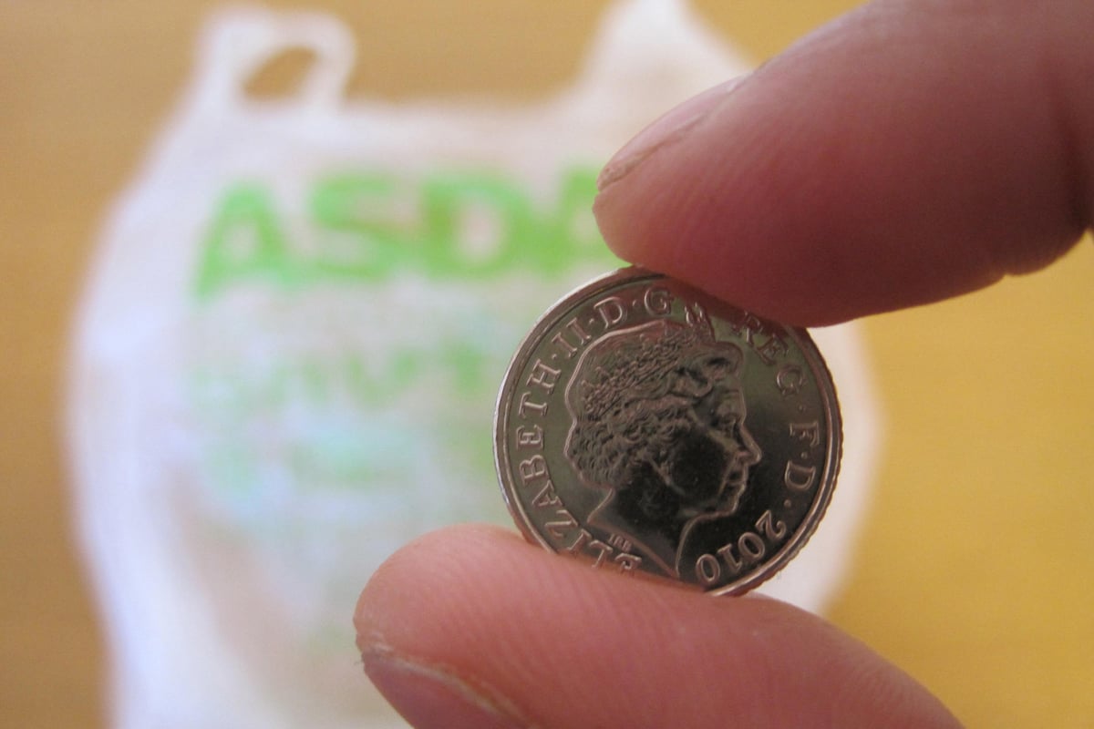 Carrier bag charge: Plastic bags to cost shoppers 5p from Monday | London Evening Standard