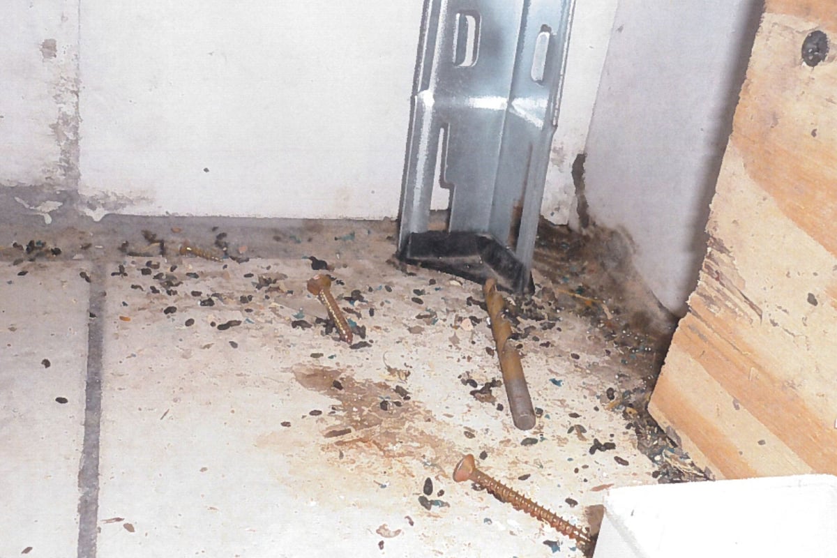 Doctor and ex-wife hit with £93,000 bill over rat-infested curry house in Croydon | London Evening Standard