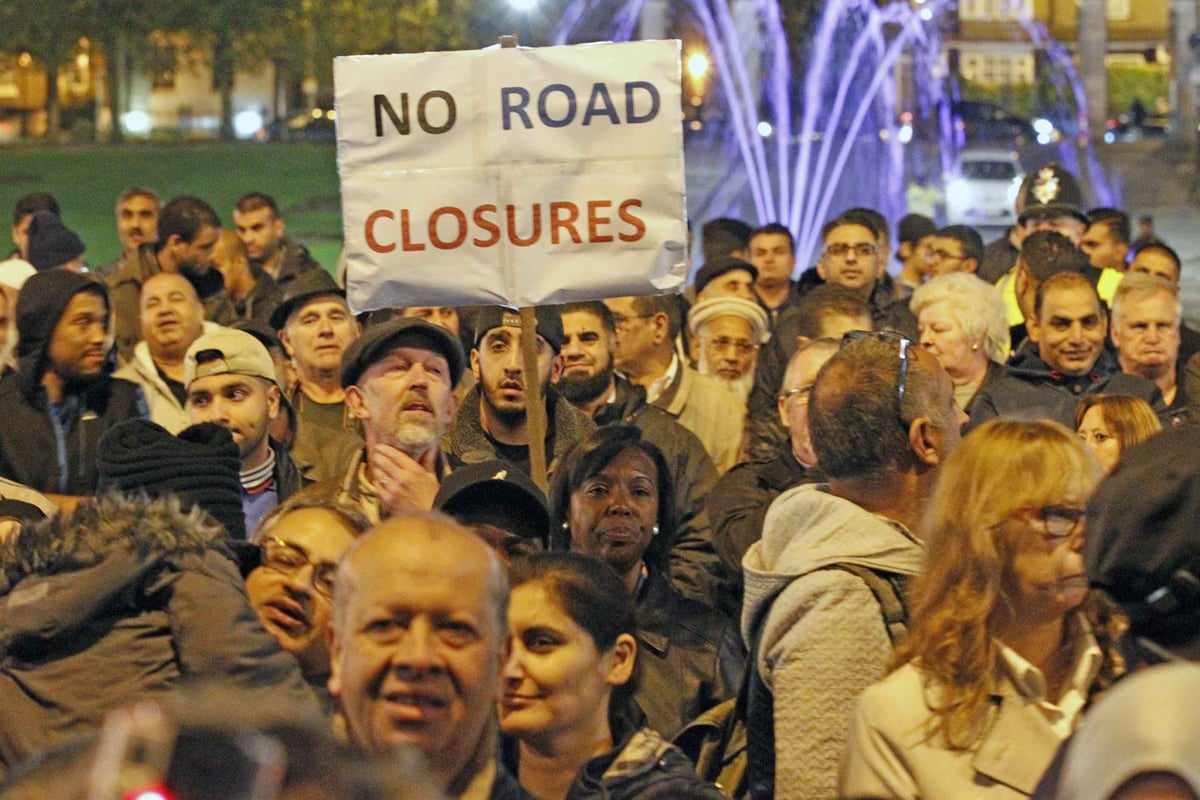 Hundreds protest as roads close for ‘Mini-Holland’ cycle-friendly scheme | London Evening Standard