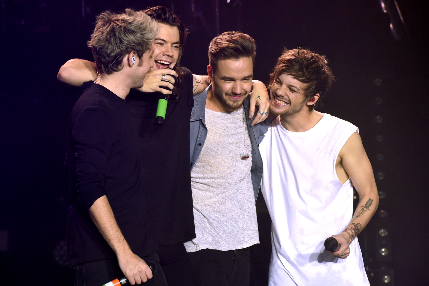One Direction fans break down in tears as boyband plays last show