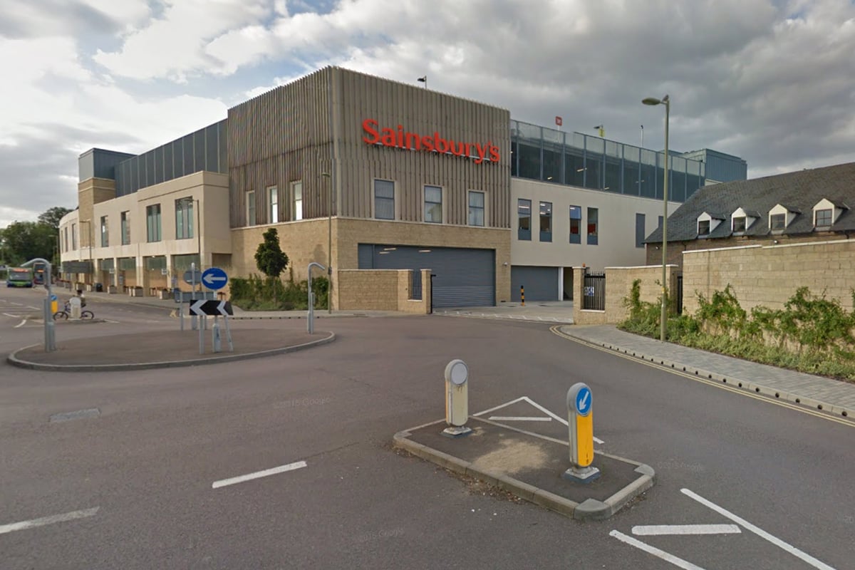 Police investigate claim Oxfordshire woman suffered heart attack after being 'struck by flying potato' | London Evening Standard