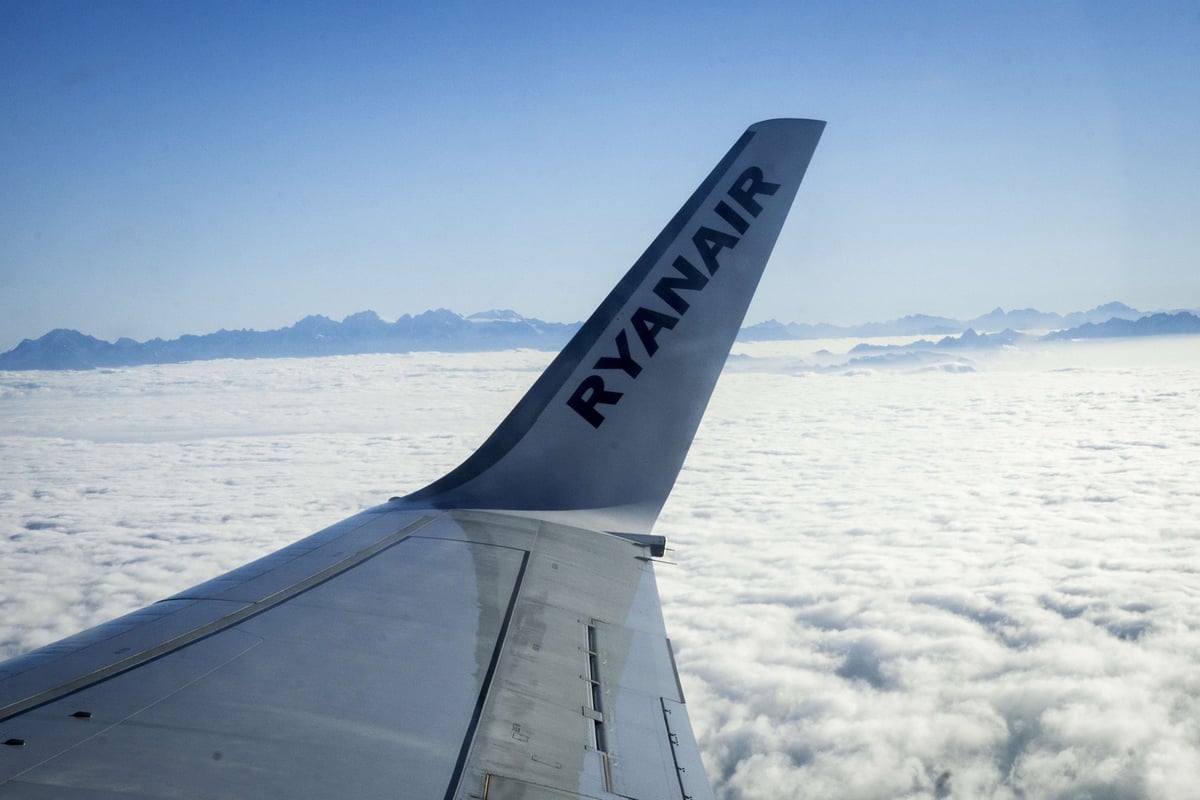 Parents with young kids made to pay for seat reservation on Ryanair to avoid 'boarding issues' | London Evening Standard