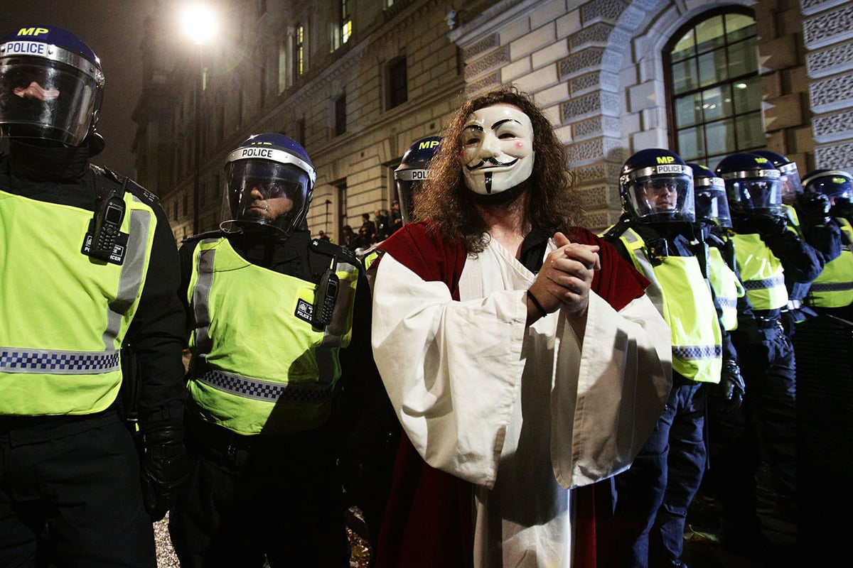 Million Mask March 2015: Three police officers in hospital as 50 arrested during London protest | London Evening Standard
