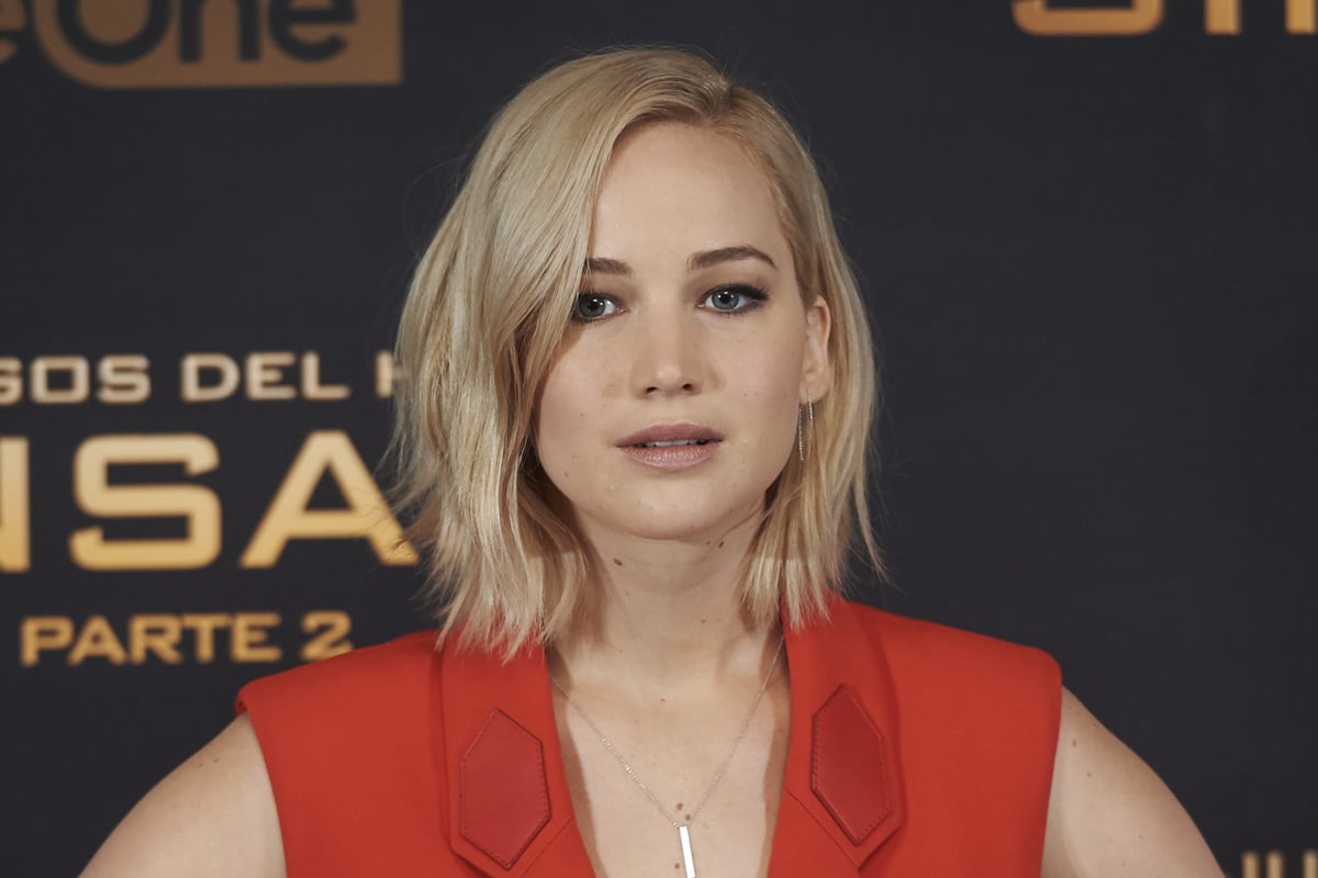 Jennifer Lawrence clears up toilet hygiene rumours with tongue-in-cheek Facebook video | London Evening Standard