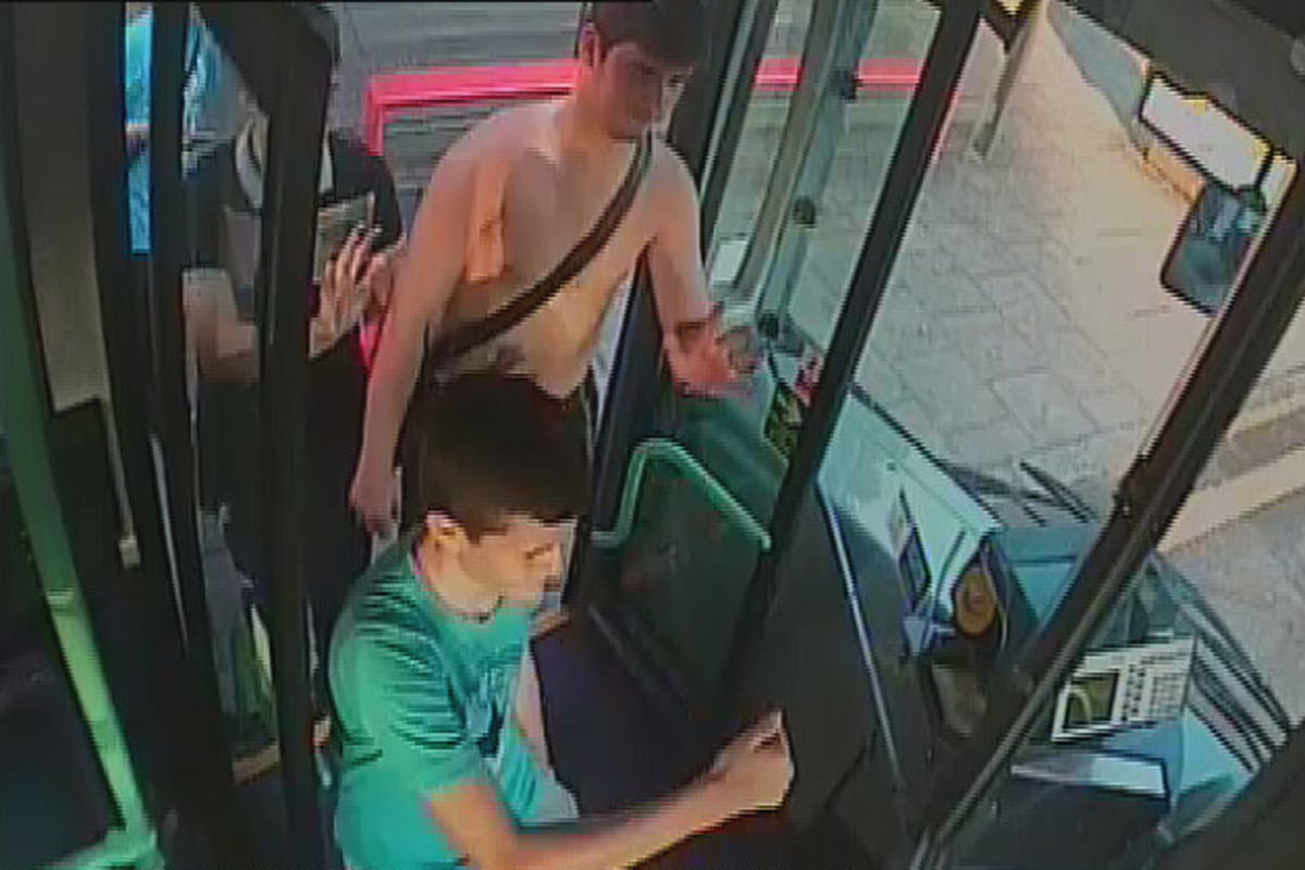 Bare-chested thug 'punches woman and teenage girl during racist attack on London bus' | London Evening Standard