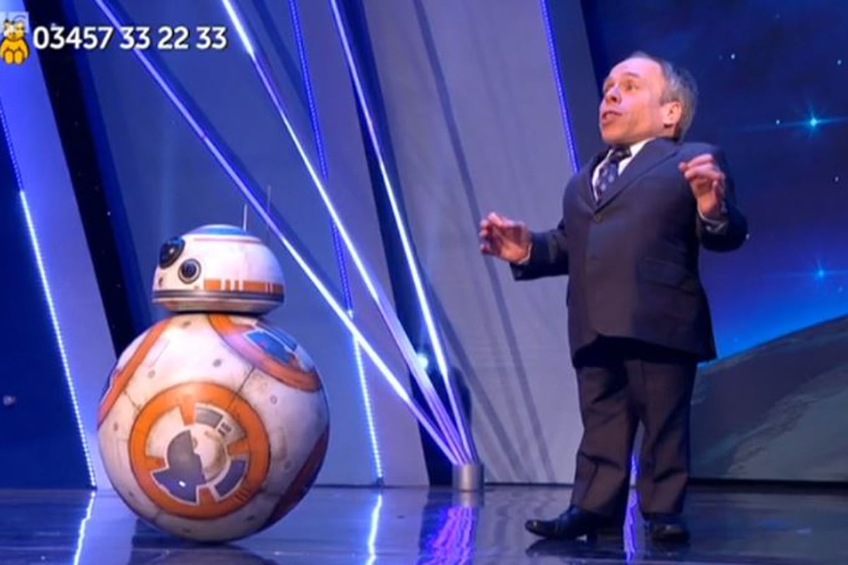 Children In Need 2015: Star Wars droid BB-8 makes TV debut as Warwick Davis leads star-studded cast in search of super-fan | London Evening Standard