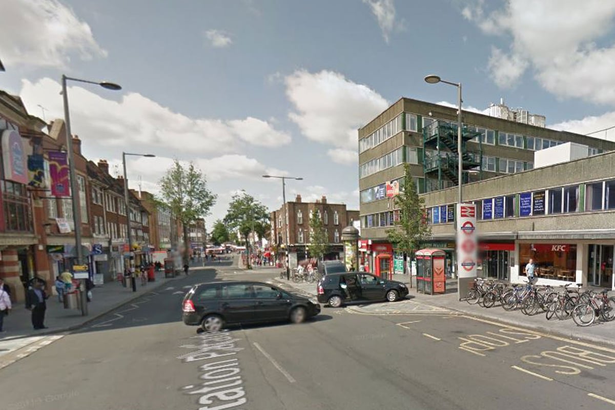 Teen in hospitalised with facial burns after Barking 'acid attack' | London Evening Standard