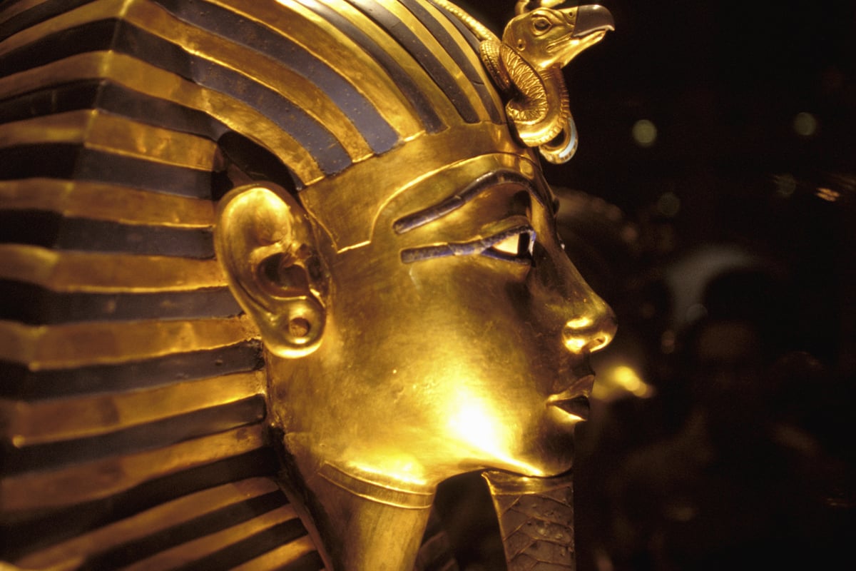 Egyptian Museum employees face trial after 'beard was glued back on Tutankhamun's burial mask' | London Evening Standard