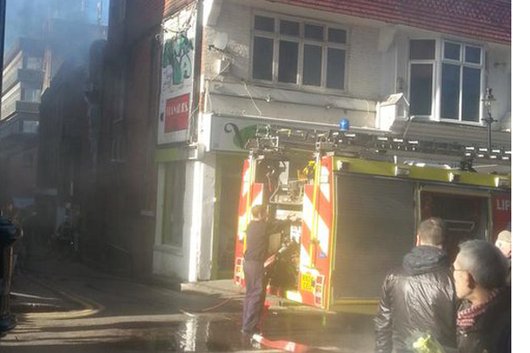 Croydon fire: 'Woman and baby' flee from blazing flat in south London | London Evening Standard