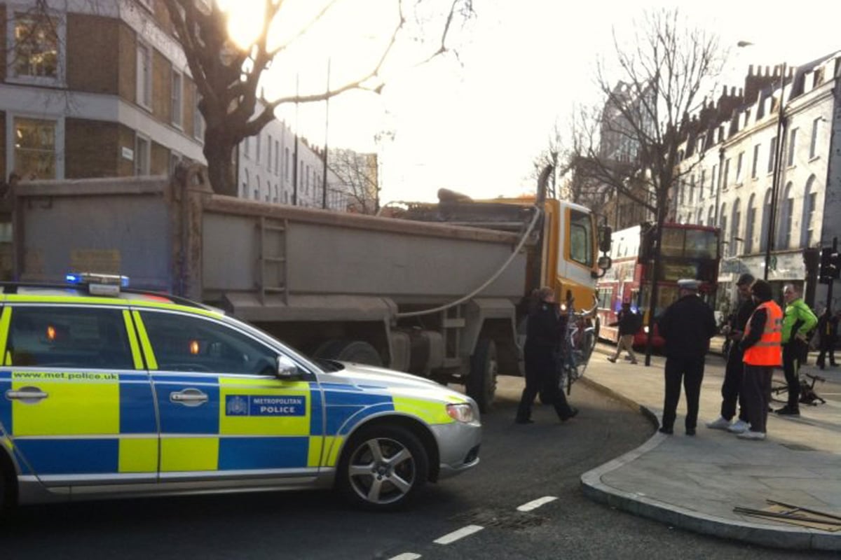 Cyclist escapes serious injury after being hit by a lorry at St George’s Circus | London Evening Standard