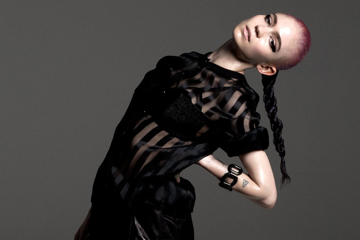 Grimes is electrocuted mid-song during Dublin gig but carries on with show | London Evening Standard