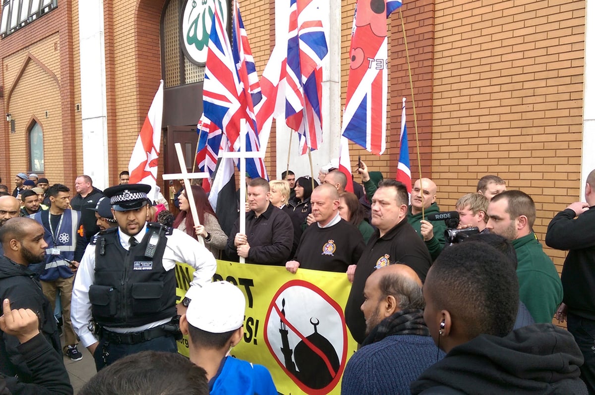 Britain First stage second protest in a fortnight outside East London Mosque | London Evening Standard