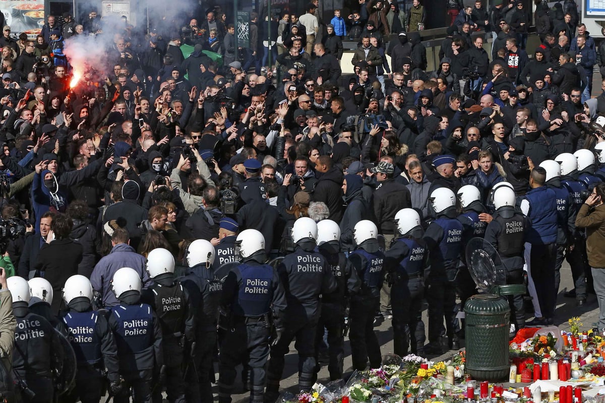 Brussels riot police use water cannon on 'far-right' protesters at 'peace' march | London Evening Standard
