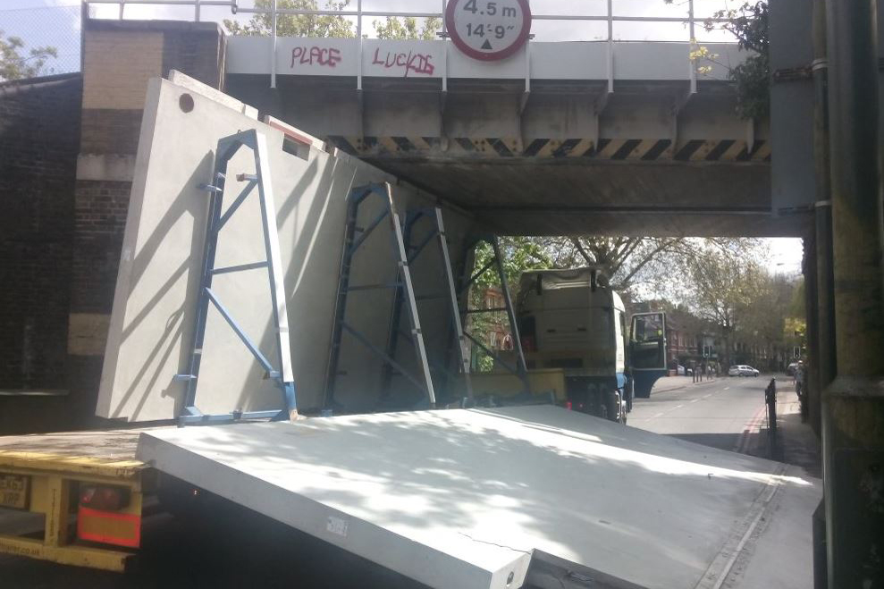 Residents voice safety fears after lorry smashes into bridge in Kew | London Evening Standard