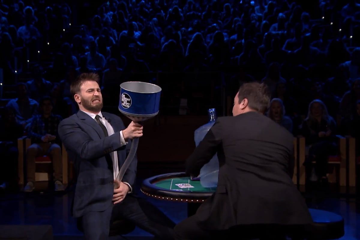 Chris Evans has ice water funnelled into trousers by Jimmy Fallon in Blackjack with a twist | London Evening Standard