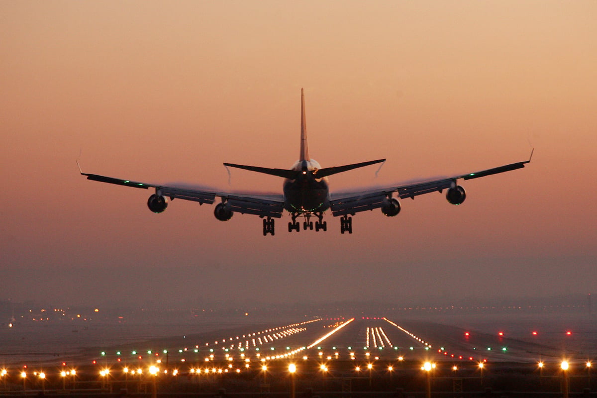 Gatwick airport: Passengers face delays and travel chaos as 'hole in tarmac' shuts runway | London Evening Standard