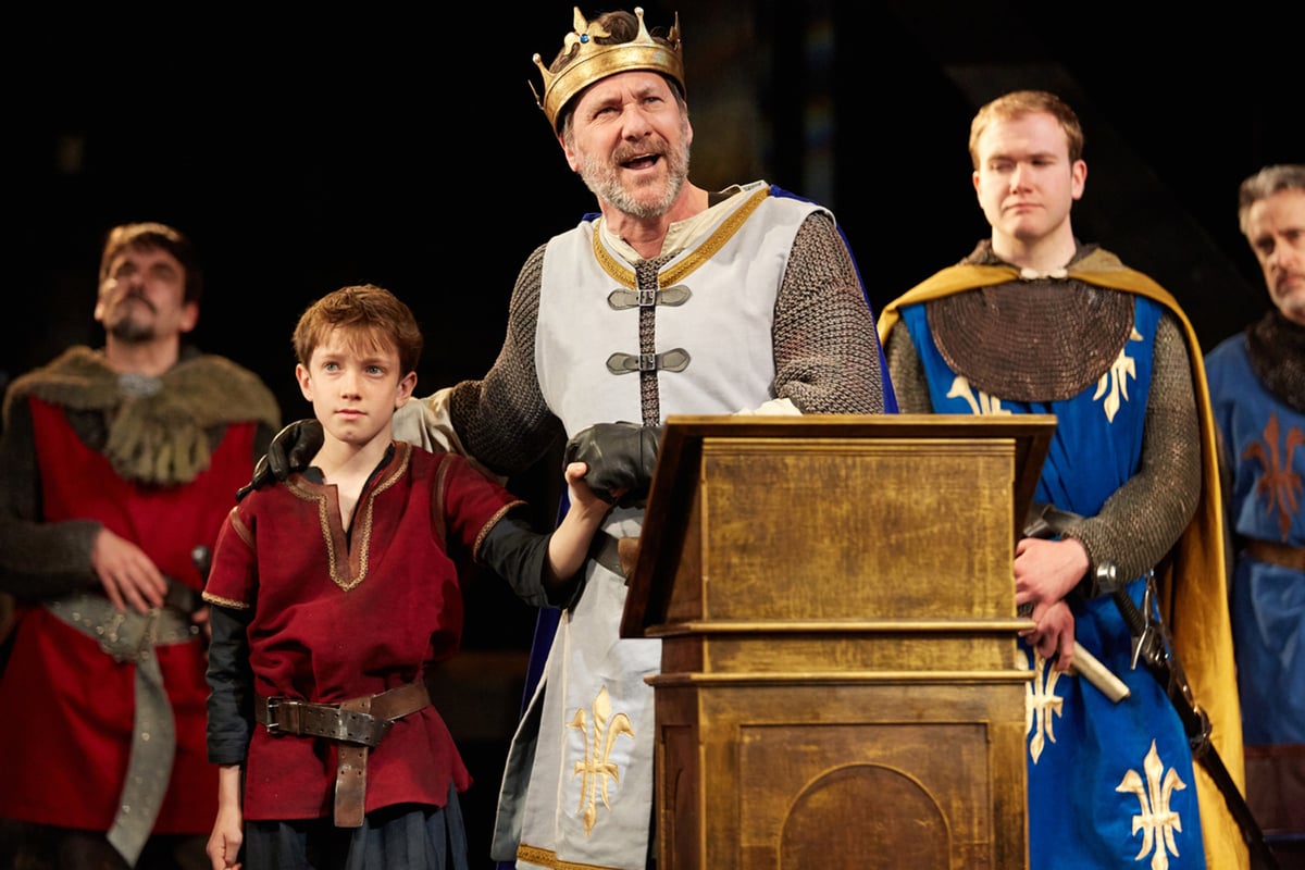 King John, theatre review: An oddly old-fashioned evening | London Evening Standard