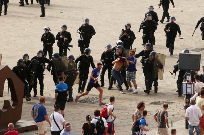 Euro 2016 Marseille violence: Two England fans 'fighting for their lives' after brutal battles before Russia match | London Evening Standard