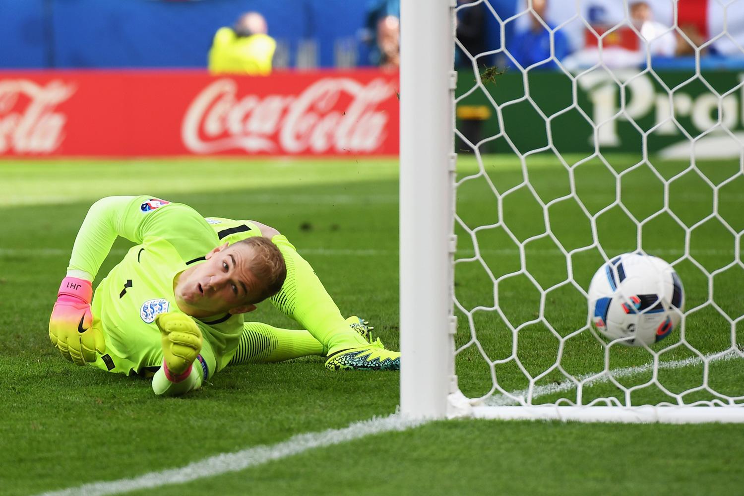 Butland should be England No.1 after Hart's 'bad mistakes' -  Banks