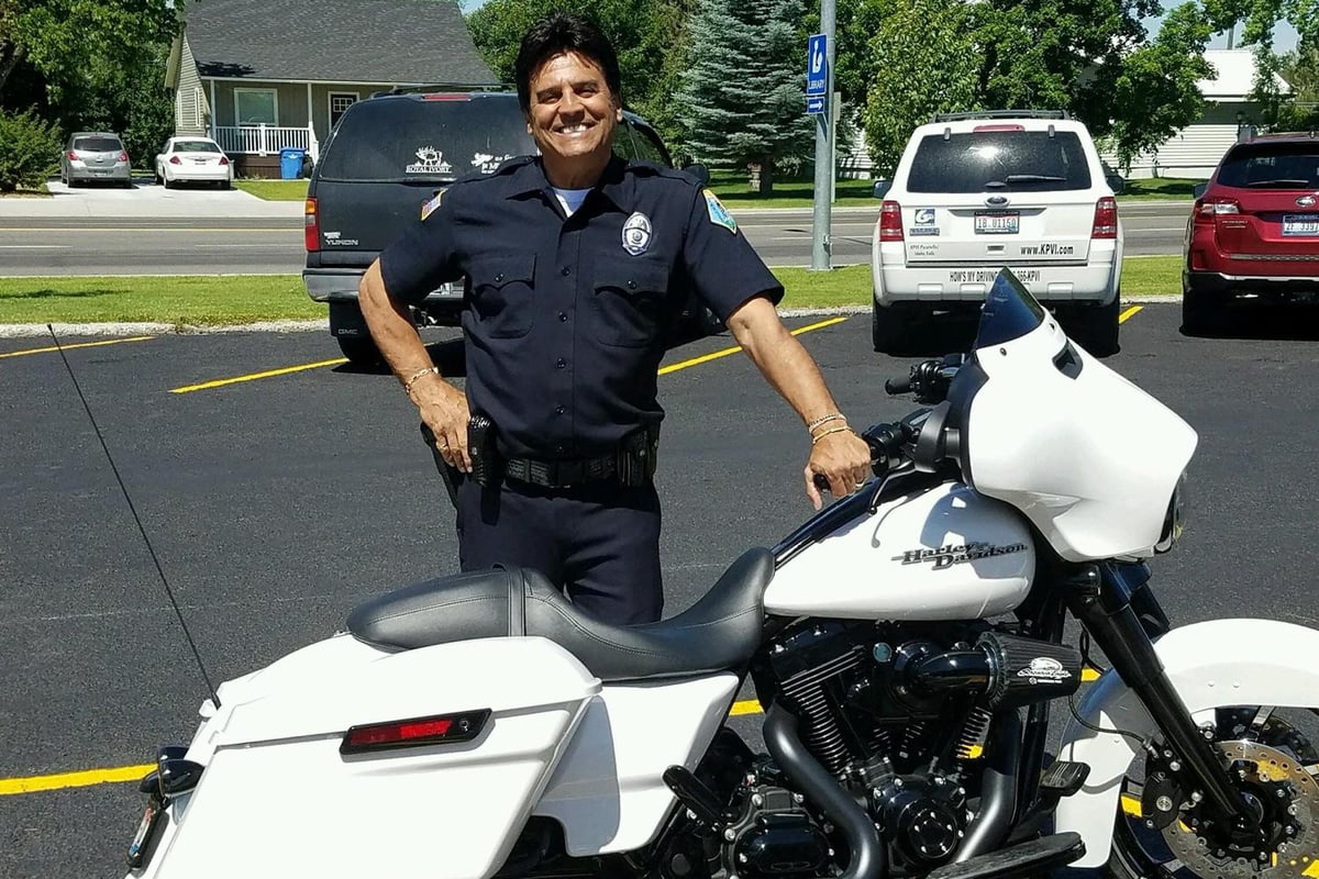 CHiPs star Erik Estrada becomes real-life police officer | London Evening Standard