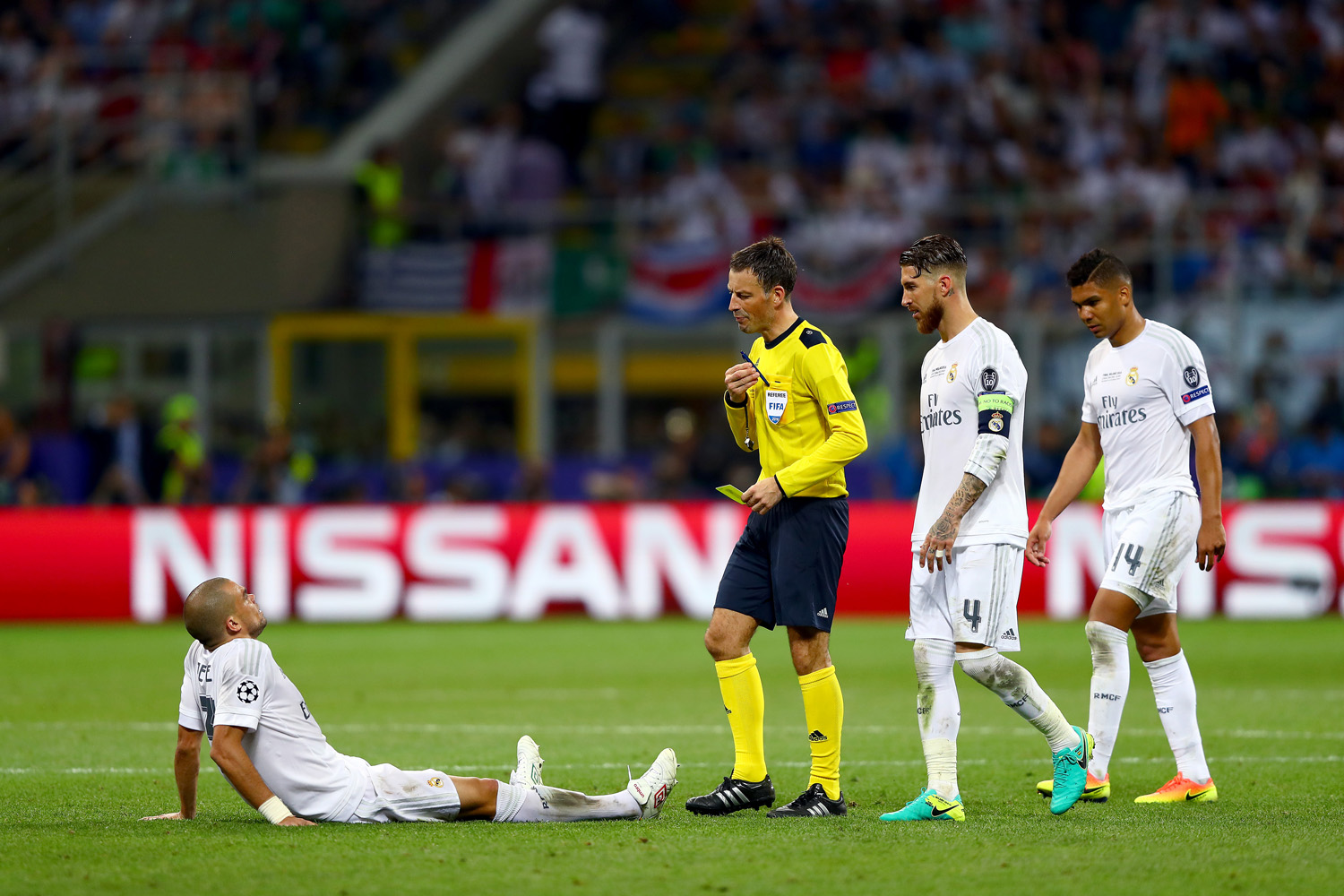 Referee Clattenburg to meet Pepe in Euro 2016 final after UCL drama