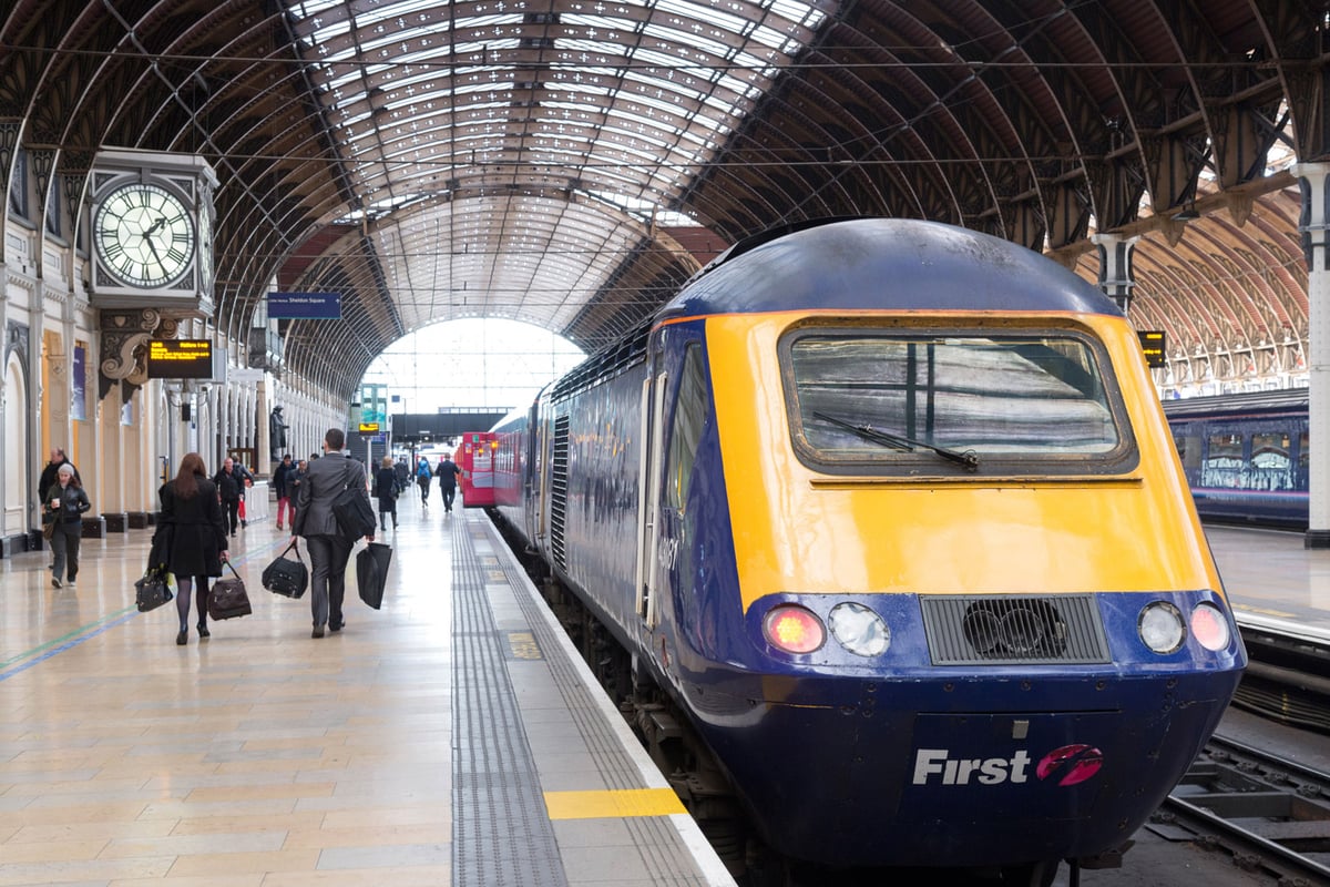 London Paddington train delays over fears tracks will 'buckle' in the heat | London Evening Standard