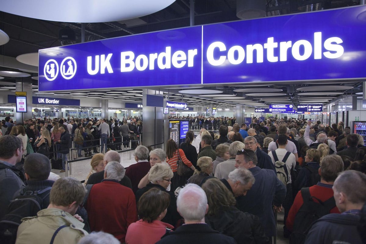 Airlines warn of 'unacceptable' delays and 'frustrated' passengers at Heathrow airport | London Evening Standard