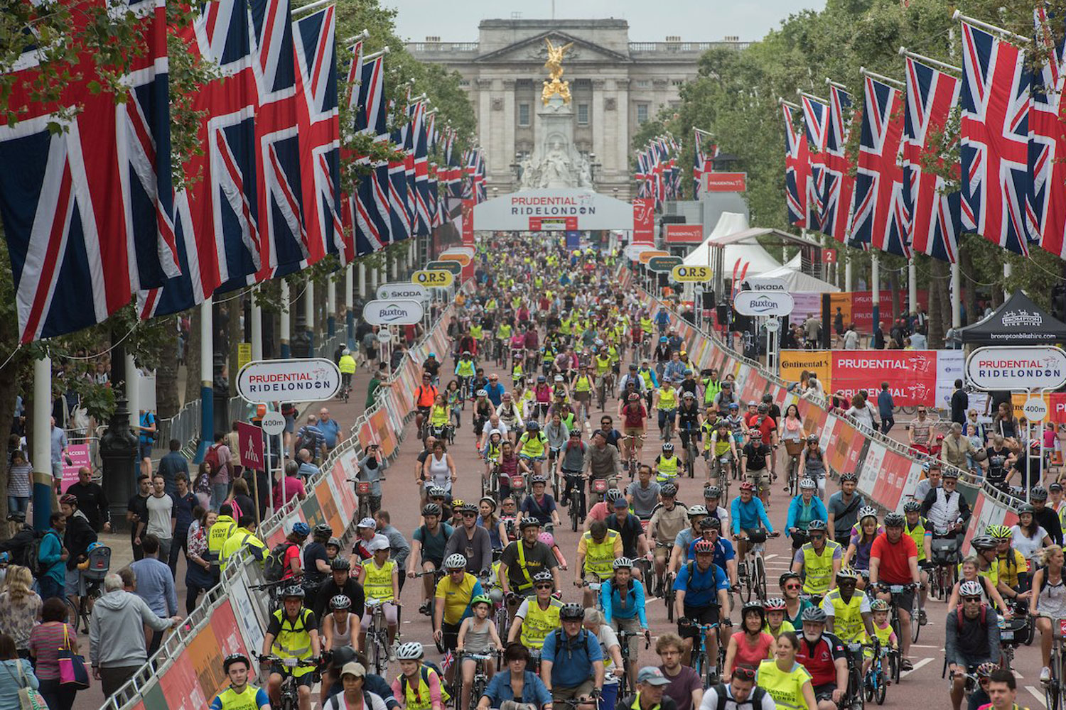 Thousands take to traffic-free streets for RideLondon's FreeCycle