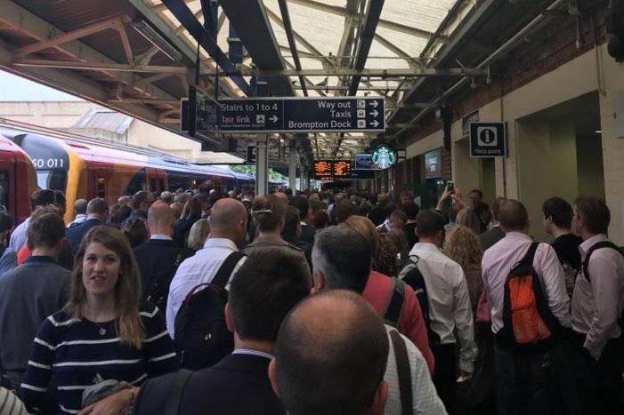 South West Trains delays: Thousands of rail commuters hit by rush hour travel chaos after signal failure | London Evening Standard