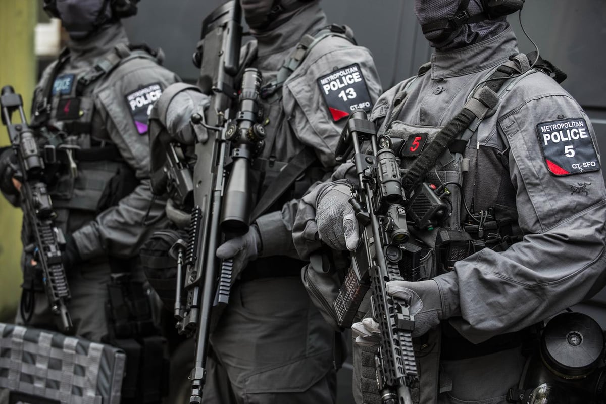 Anti-terror police given more time to quiz five London teens over 'plan to fight for Isis in Syria and Iraq' | London Evening Standard