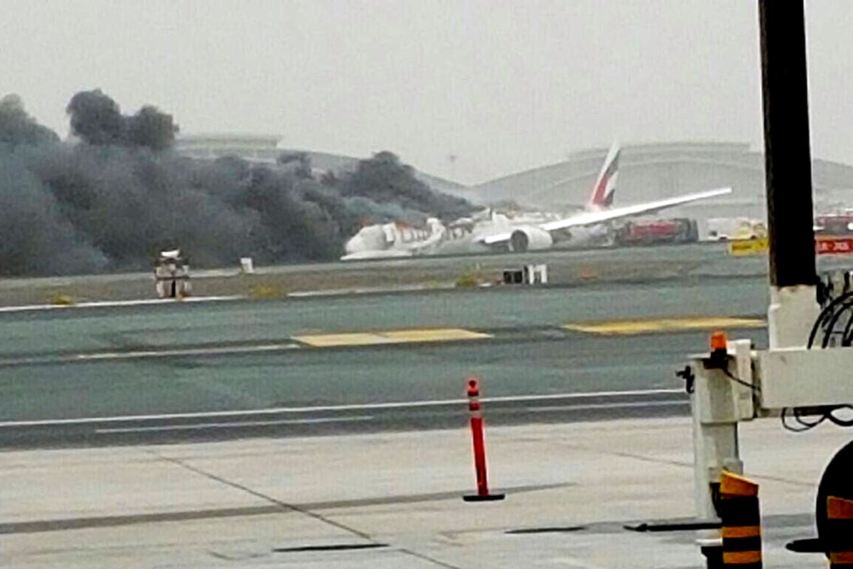Emirates plane bursts into flames after Dubai airport emergency landing | London Evening Standard