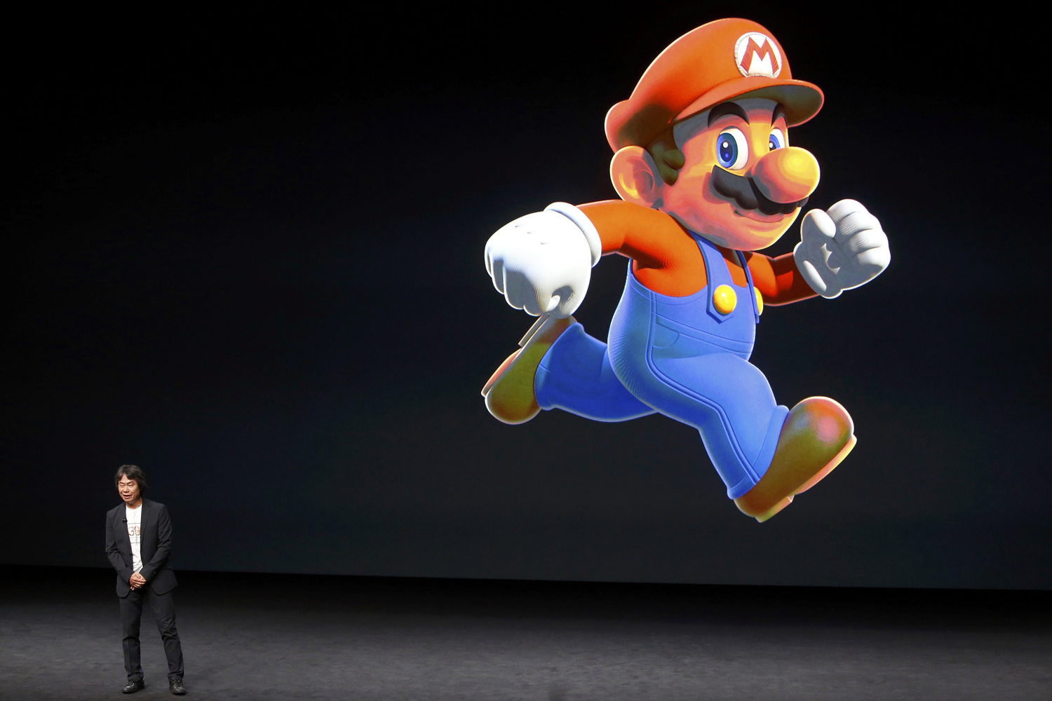 Nintendo cashes in as Apple launches Super Mario Run game
