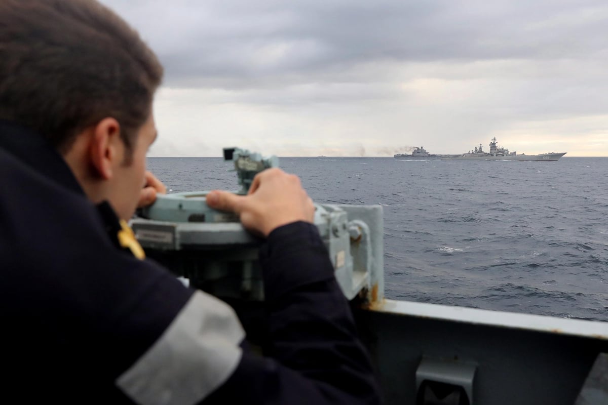 Royal Navy destroyers sent to meet Russian warships on way to English Channel | London Evening Standard
