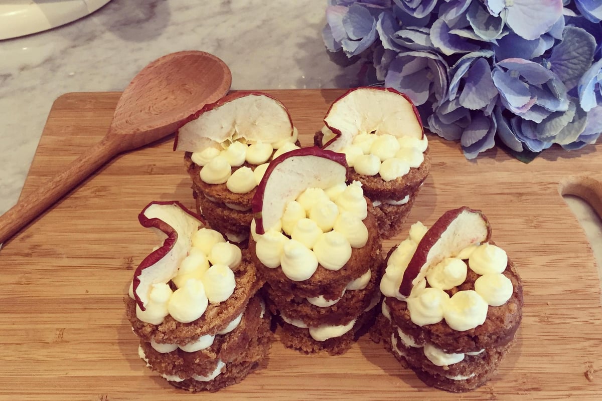 How to make Apple and Cinnamon Mini Cakes | London Evening Standard