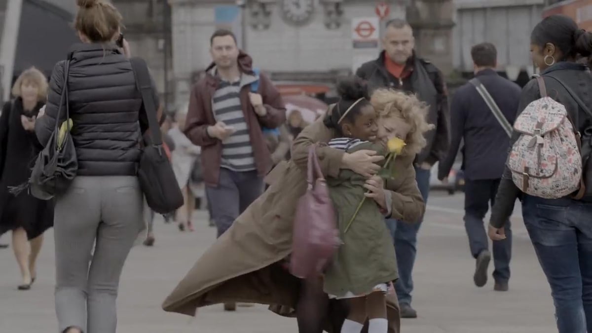 Social experiment reveals Londoners' reaction to random acts of kindness | London Evening Standard