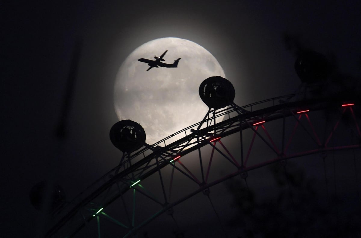 Supermoon November 2016: Londoners capture stunning moon images as the sky lights up | London Evening Standard