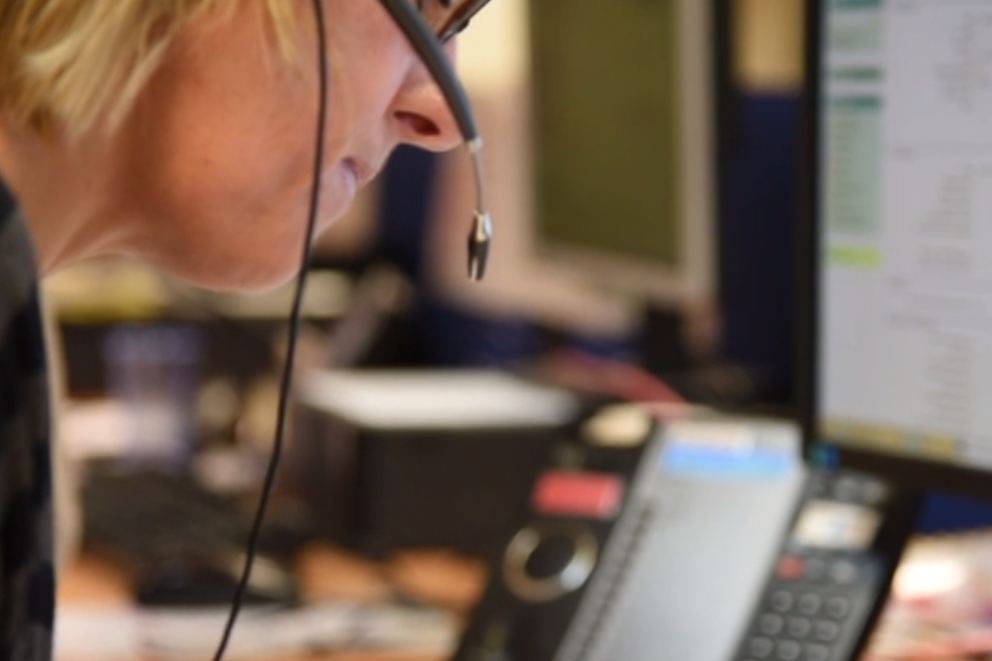 Centrepoint and The Mix call on volunteers to help staff UK’s first helpline for young and homeless | London Evening Standard