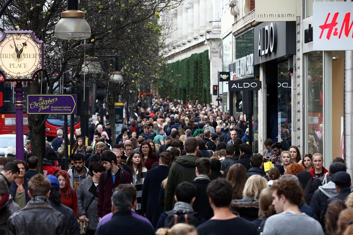 Christmas Eve 2016 to bring record West End spree | London Evening Standard