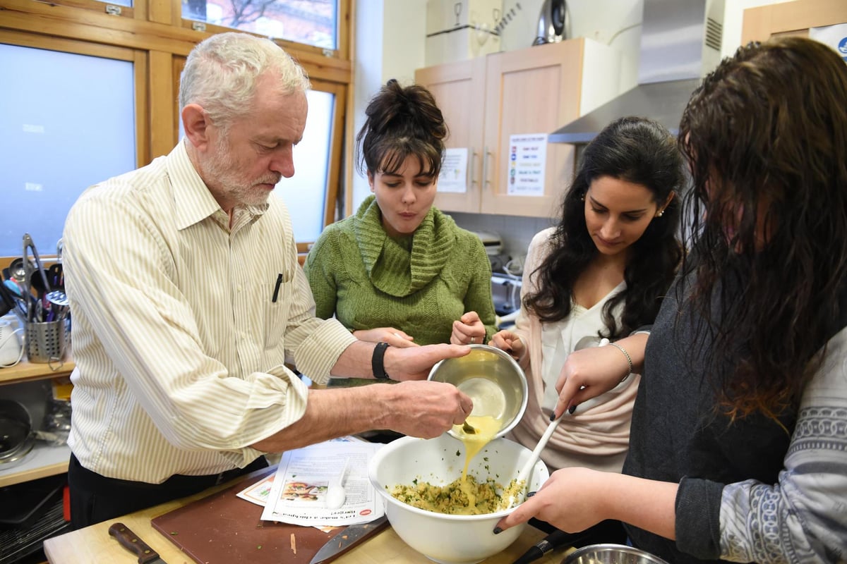 Jeremy Corbyn praises homeless helpline appeal to support young 'engineers, doctors and nurses of tomorrow' | London Evening Standard