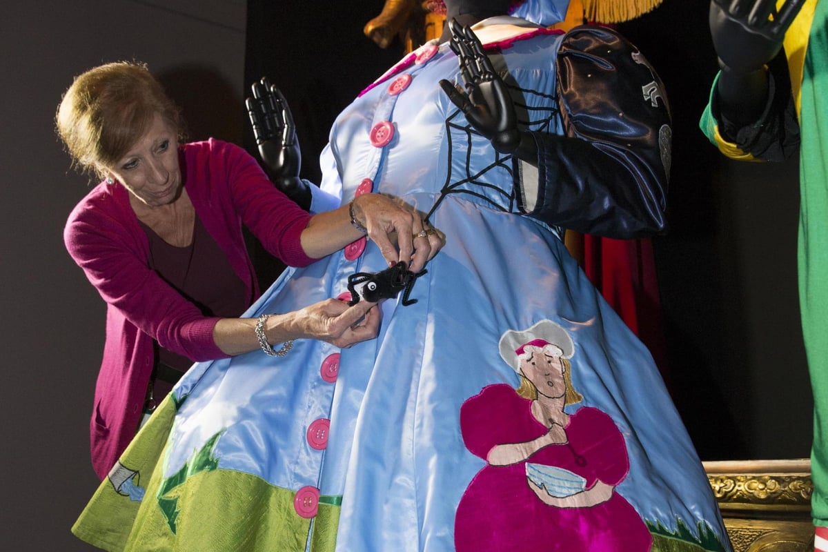 Panto costumes among V&A's new theatre exhibits going on show | London Evening Standard